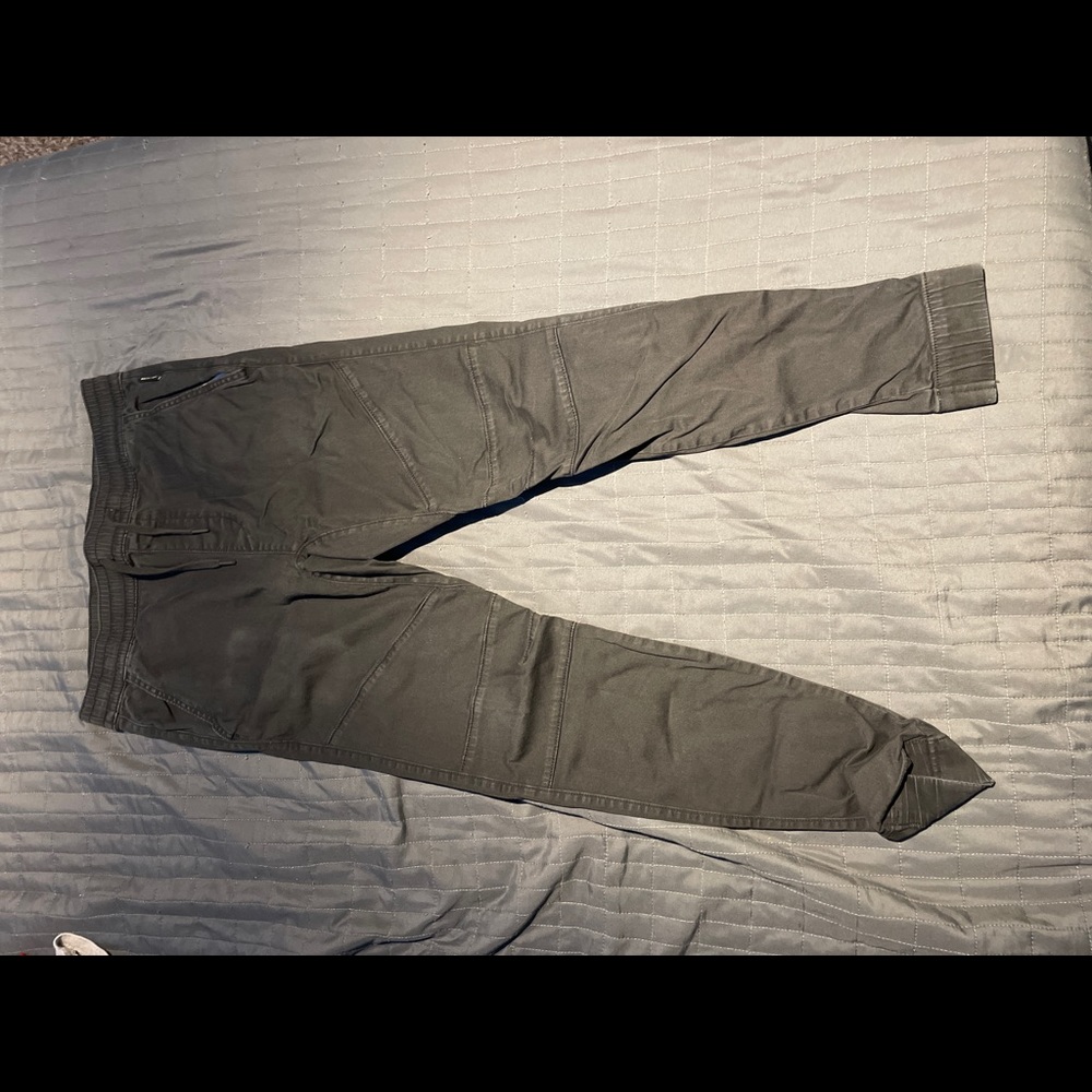Hollister joggers